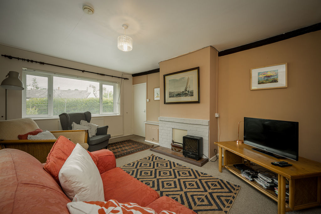 Cottage Lounge- click for photo gallery